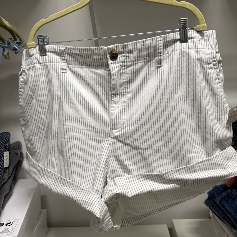 Men's White Striped Shorts